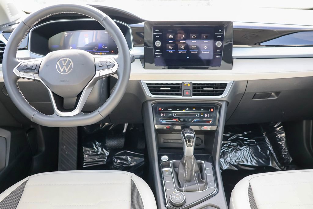 New 2025 Volkswagen Taos SE image 36