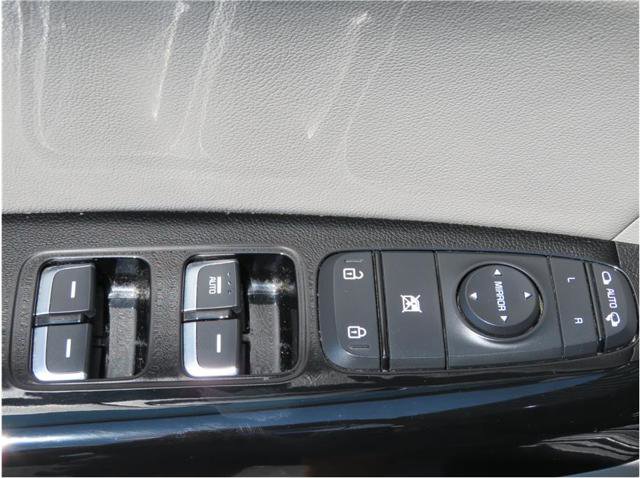 Used 2018 Kia Sportage EX w/ EX Premium Package image 13