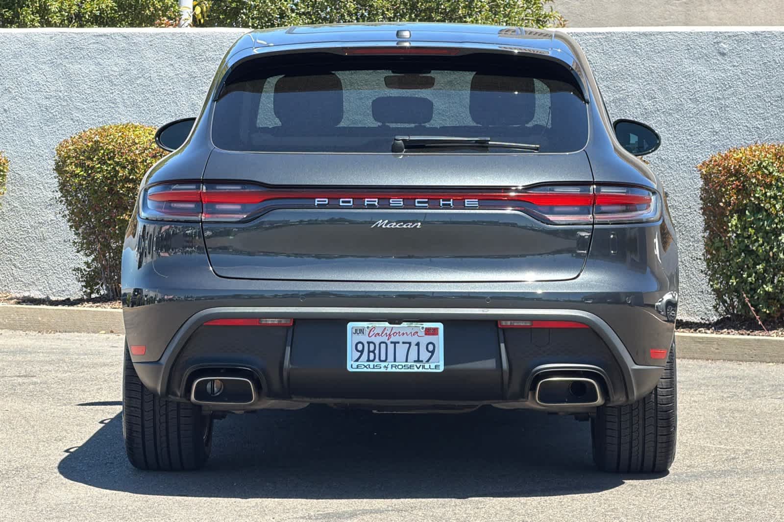 Used 2022 Porsche Macan AWD/4WD image 8