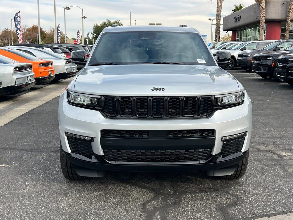 New 2025 Jeep Grand Cherokee L Limited w/ Black Appearance Package image 9