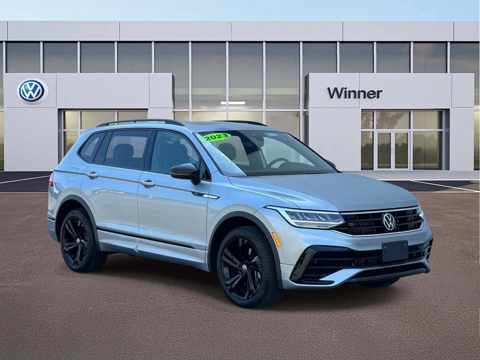 Used 2023 Volkswagen Tiguan SE R-Line AWD/4WD image 7