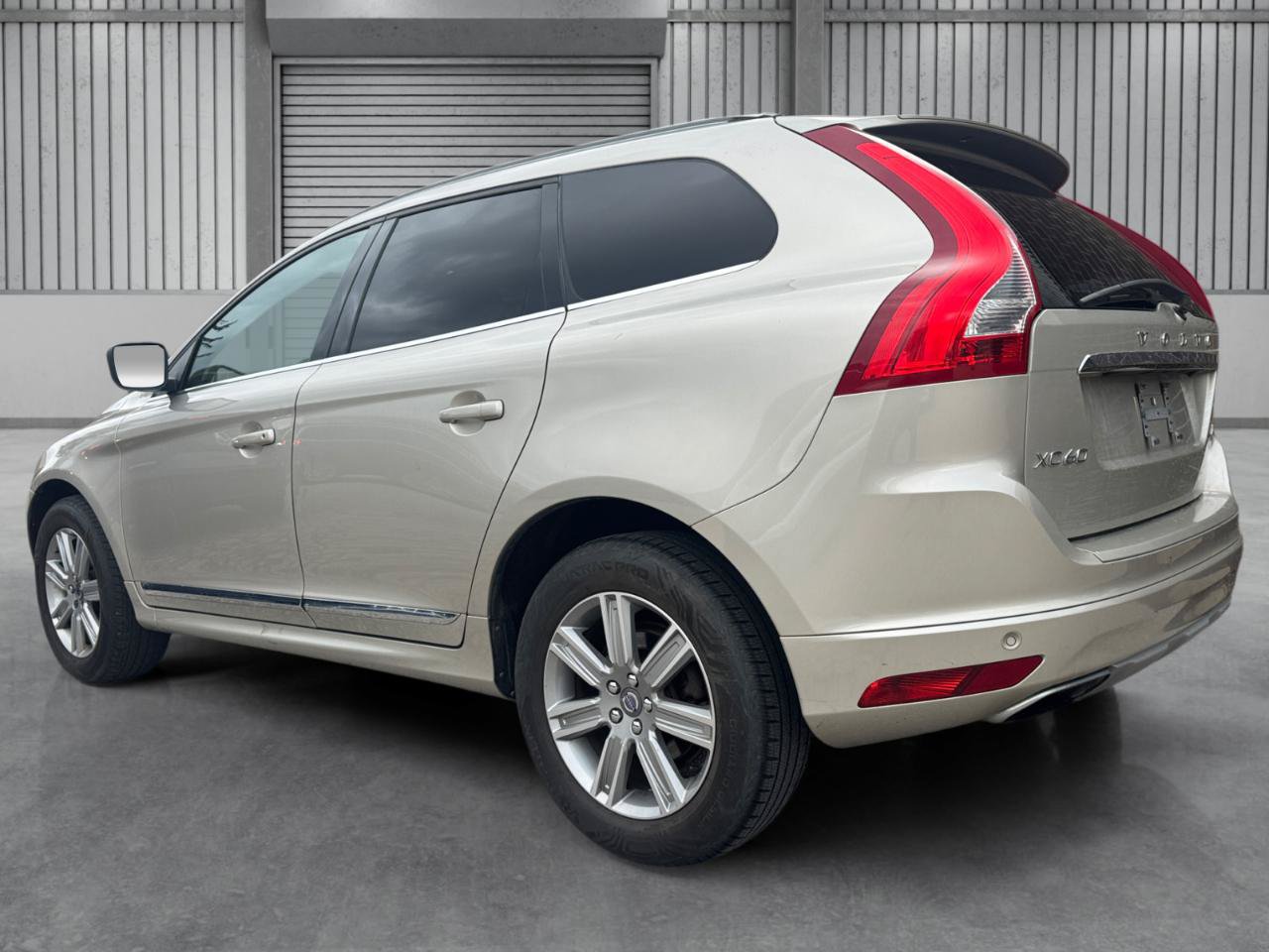 Used 2017 Volvo XC60 T5 Inscription AWD/4WD image 32