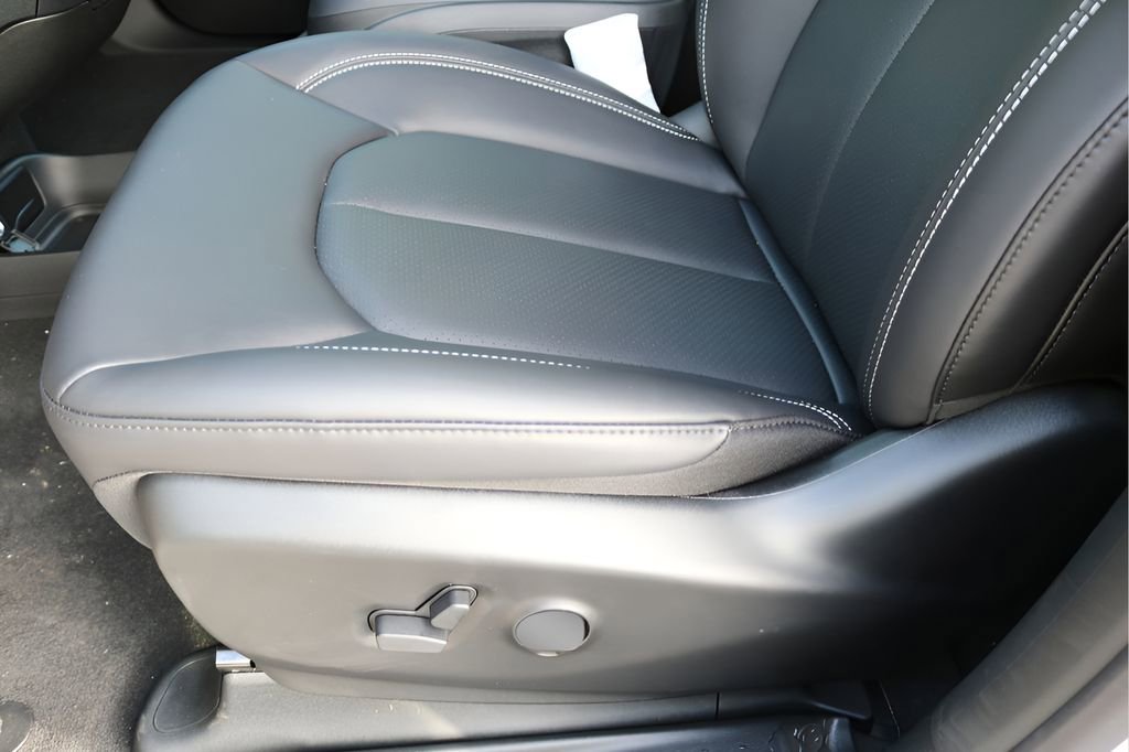 New 2026 Chrysler Pacifica Select FWD image 13