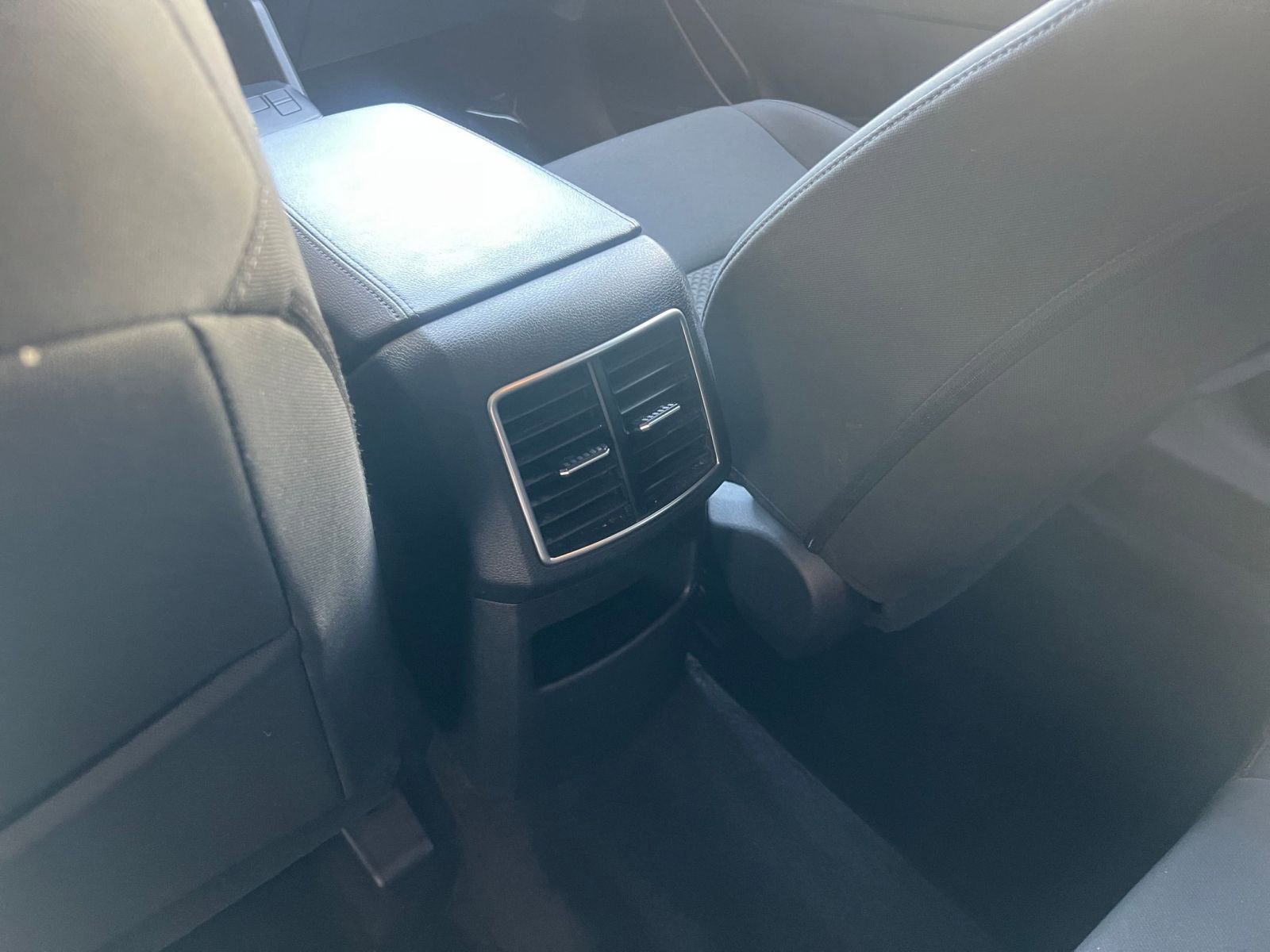 Used 2025 Kia Sportage LX image 23