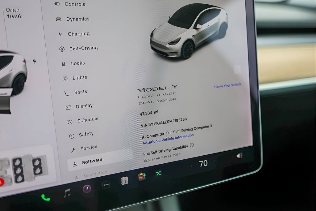 Used 2021 Tesla Model Y Long Range AWD/4WD image 17