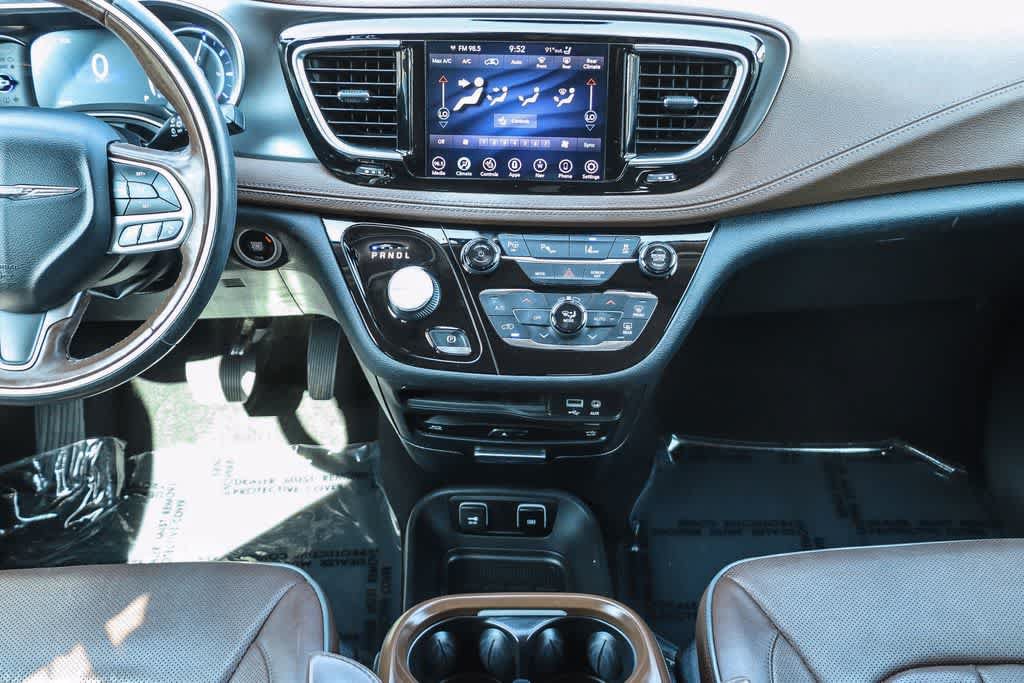 Used 2019 Chrysler Pacifica Limited w/ Advanced Safetytec Group FWD image 13