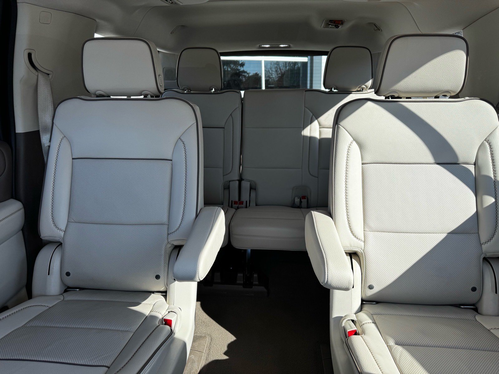 Used 2022 GMC Yukon XL Denali w/ Advanced Technology Package AWD/4WD image 24