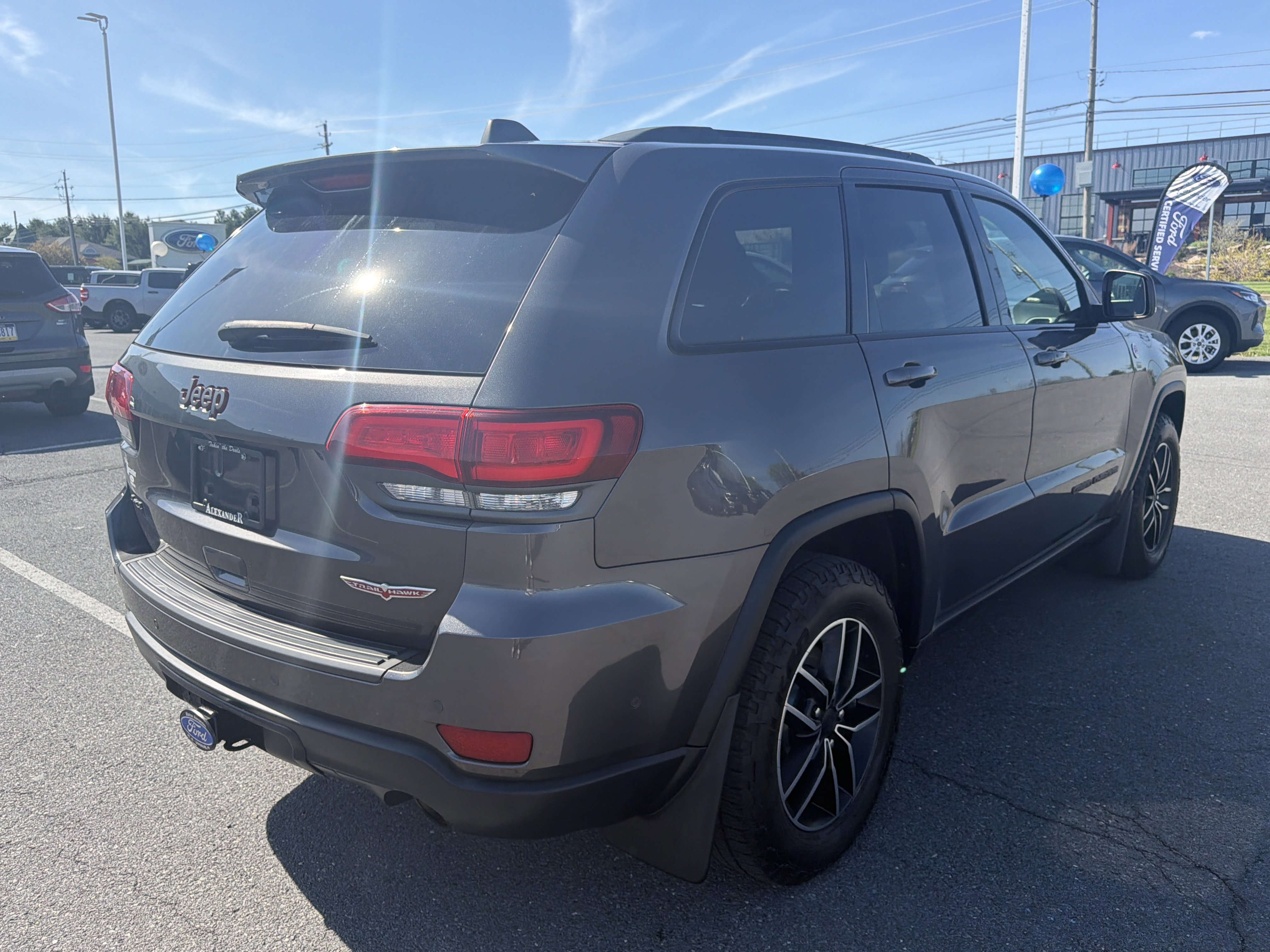 Used 2019 Jeep Grand Cherokee Trailhawk AWD/4WD image 3