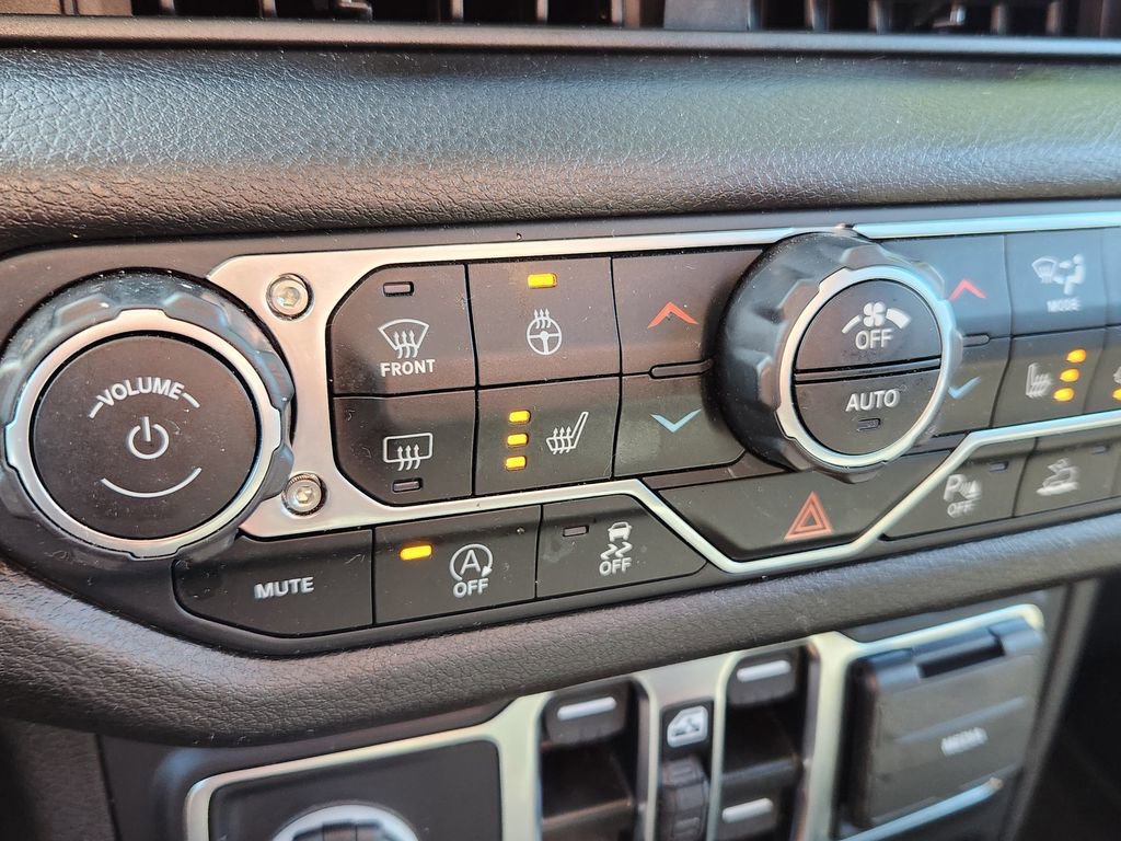 Used 2024 Jeep Gladiator Sport w/ Dual Top Group image 25