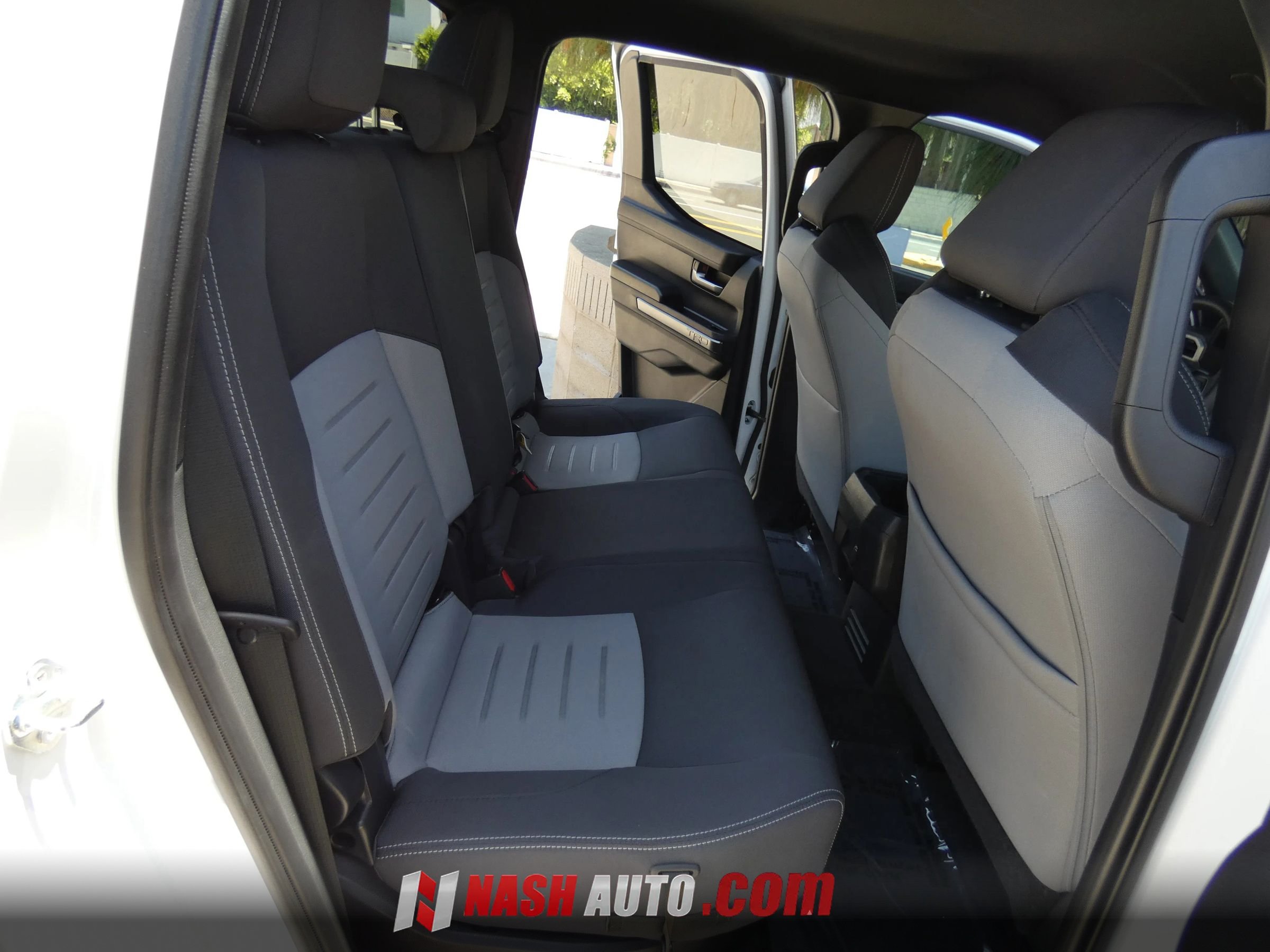 Used 2025 Toyota Tacoma TRD Sport AWD/4WD image 40