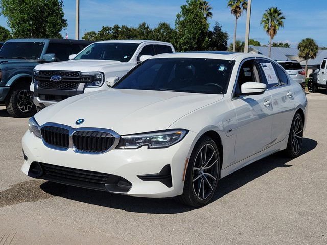 Used 2022 BMW 330e image 3