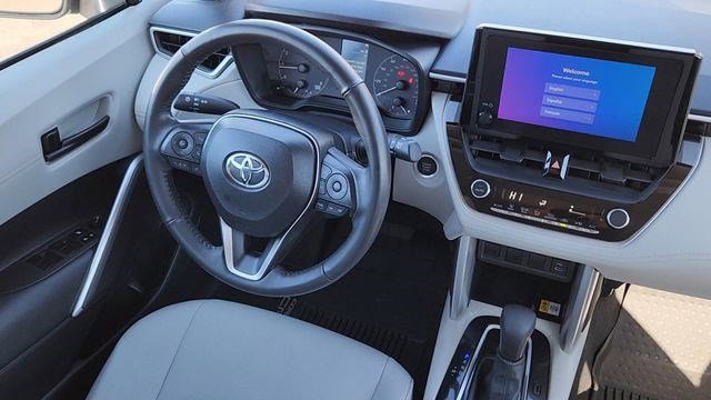 Certified 2023 Toyota Corolla Cross LE image 5