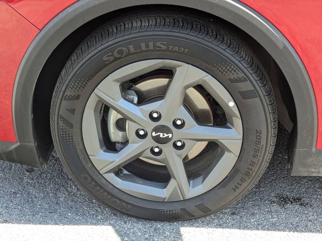 Used 2025 Kia K4 LXS image 29