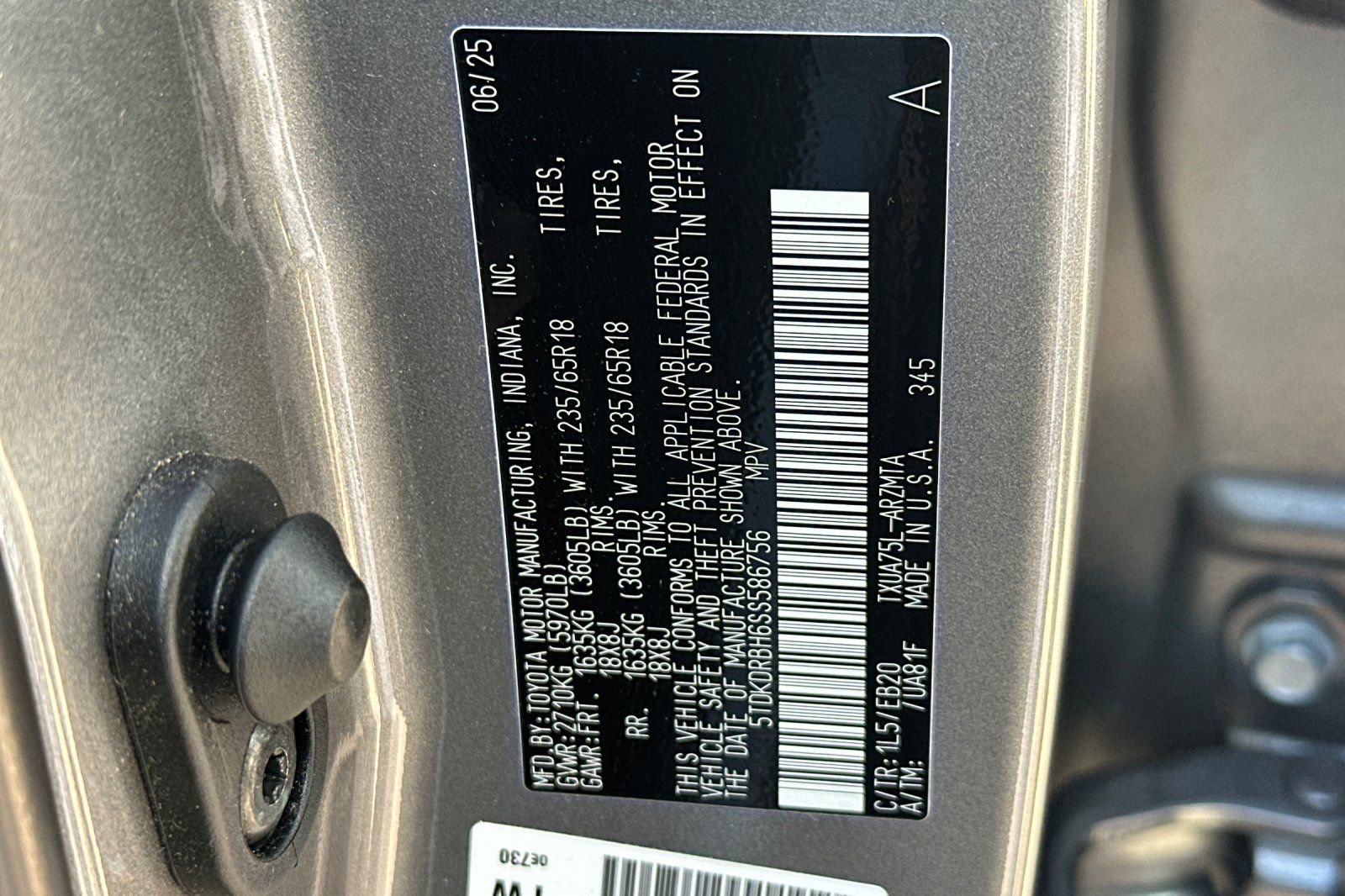 Used 2025 Toyota Highlander XLE AWD/4WD image 36