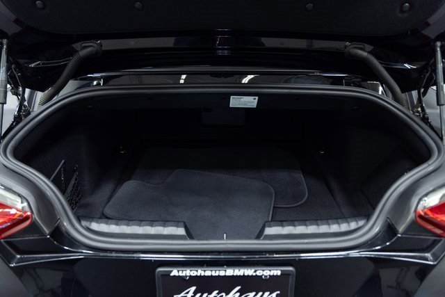 Used 2024 BMW Z4 M40i w/ Premium Package image 9
