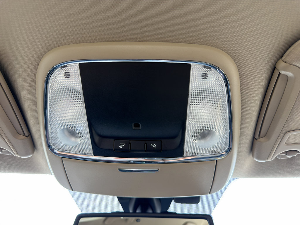 Used 2013 Chrysler 300 RWD image 14
