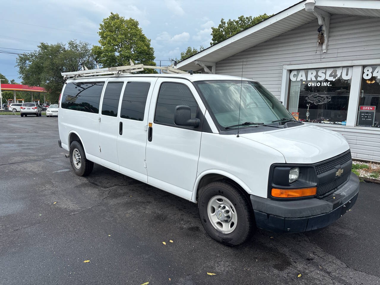 Used 2014 Chevrolet Express 3500 Extended RWD image 1