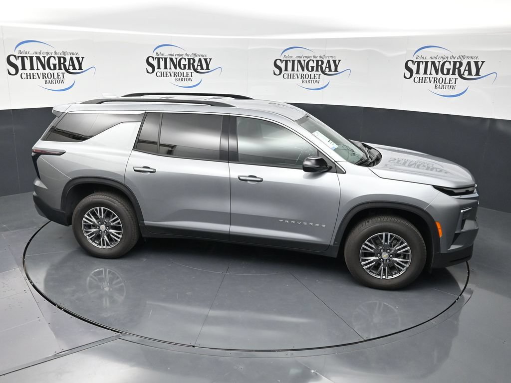 Used 2026 Chevrolet Traverse LT FWD image 28