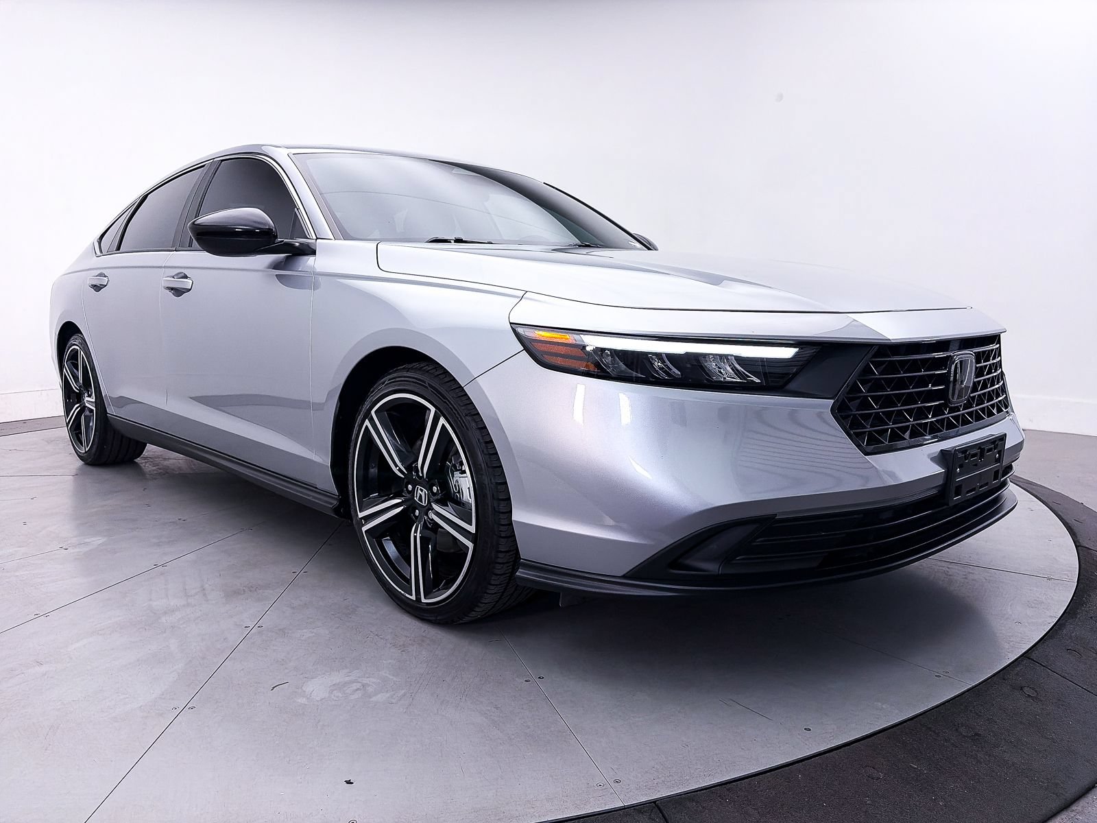 Used 2023 Honda Accord Sport image 11
