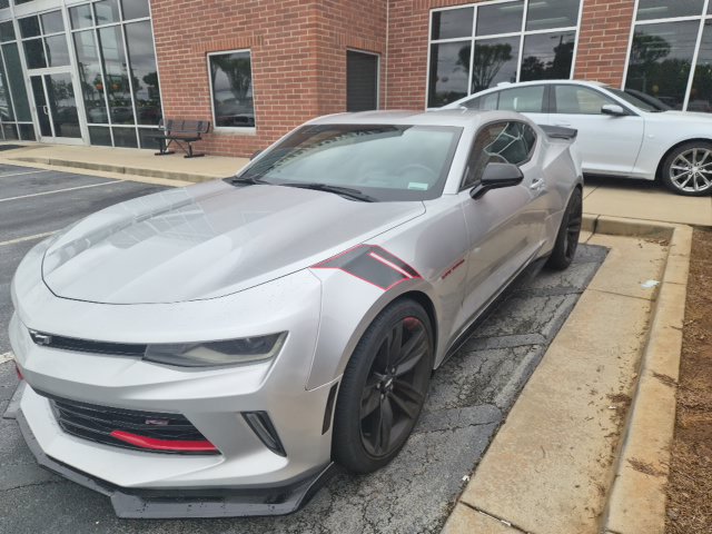 Used 2017 Chevrolet Camaro LT RWD image 1