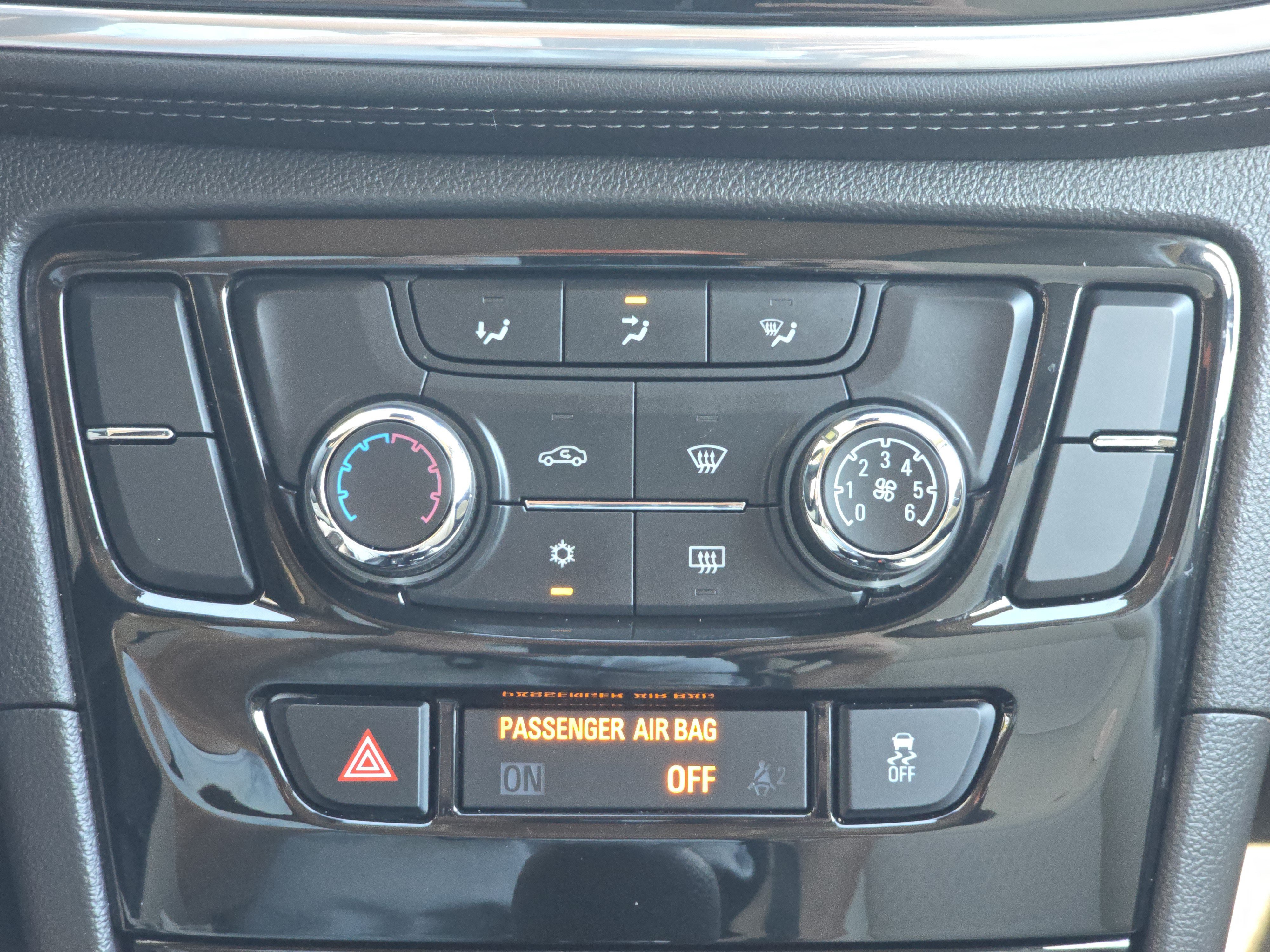 Used 2020 Buick Encore Preferred FWD image 24