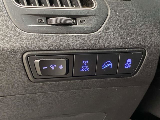 Used 2012 Hyundai Tucson Limited image 24