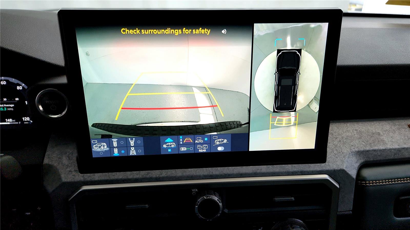 Used 2025 Toyota 4Runner Trailhunter image 31