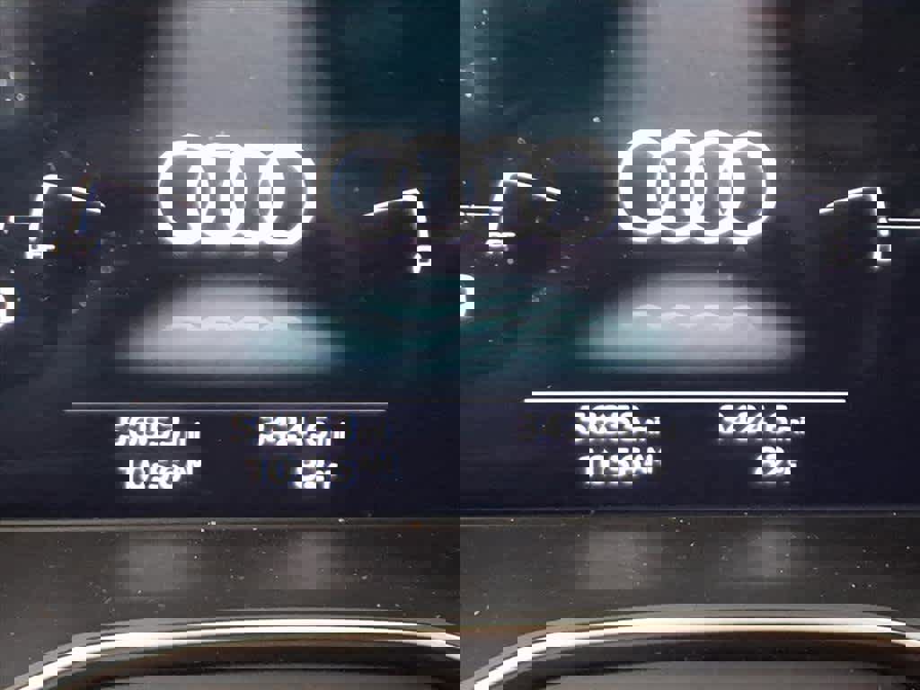 Used 2021 Audi Q5 Premium Plus w/ Premium Plus Package image 12