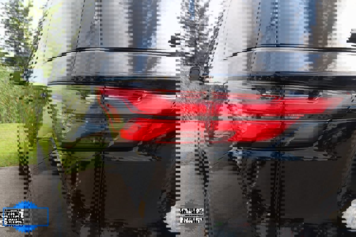 Used 2023 Chevrolet Traverse RS w/ LPO, Floor Liner Package image 32