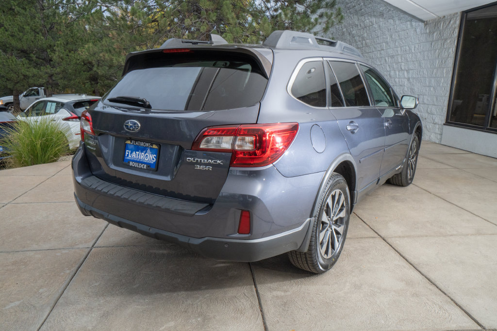 Used 2017 Subaru Outback 3.6R Limited AWD/4WD image 6