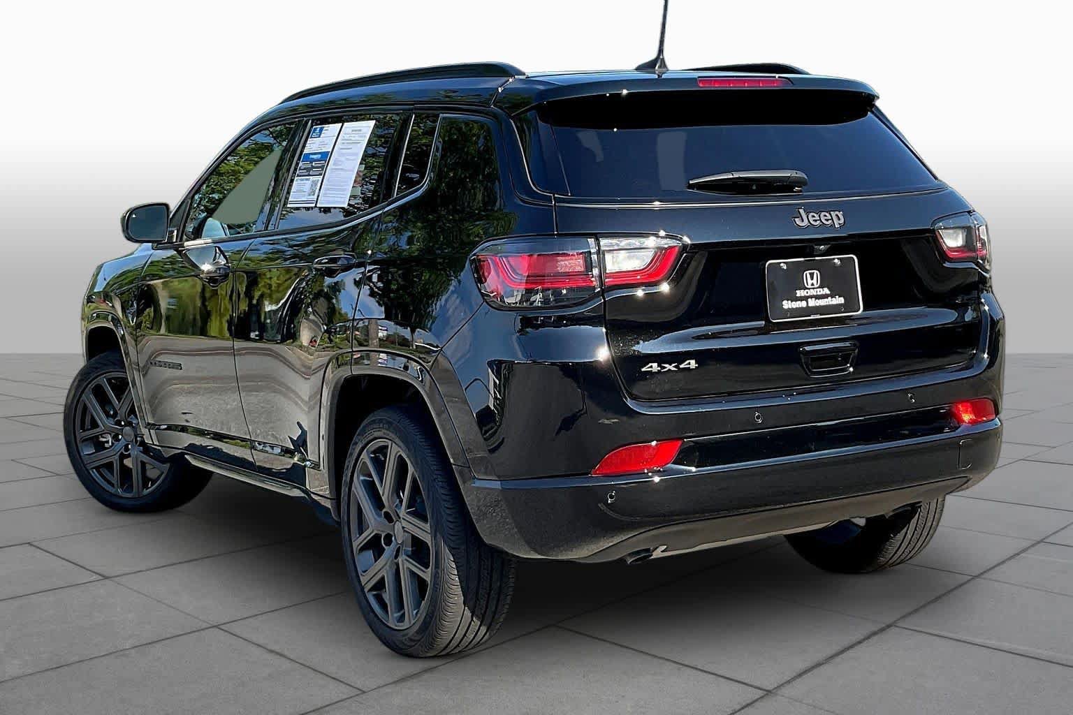 Used 2024 Jeep Compass Limited w/ High Altitude Package AWD/4WD image 23