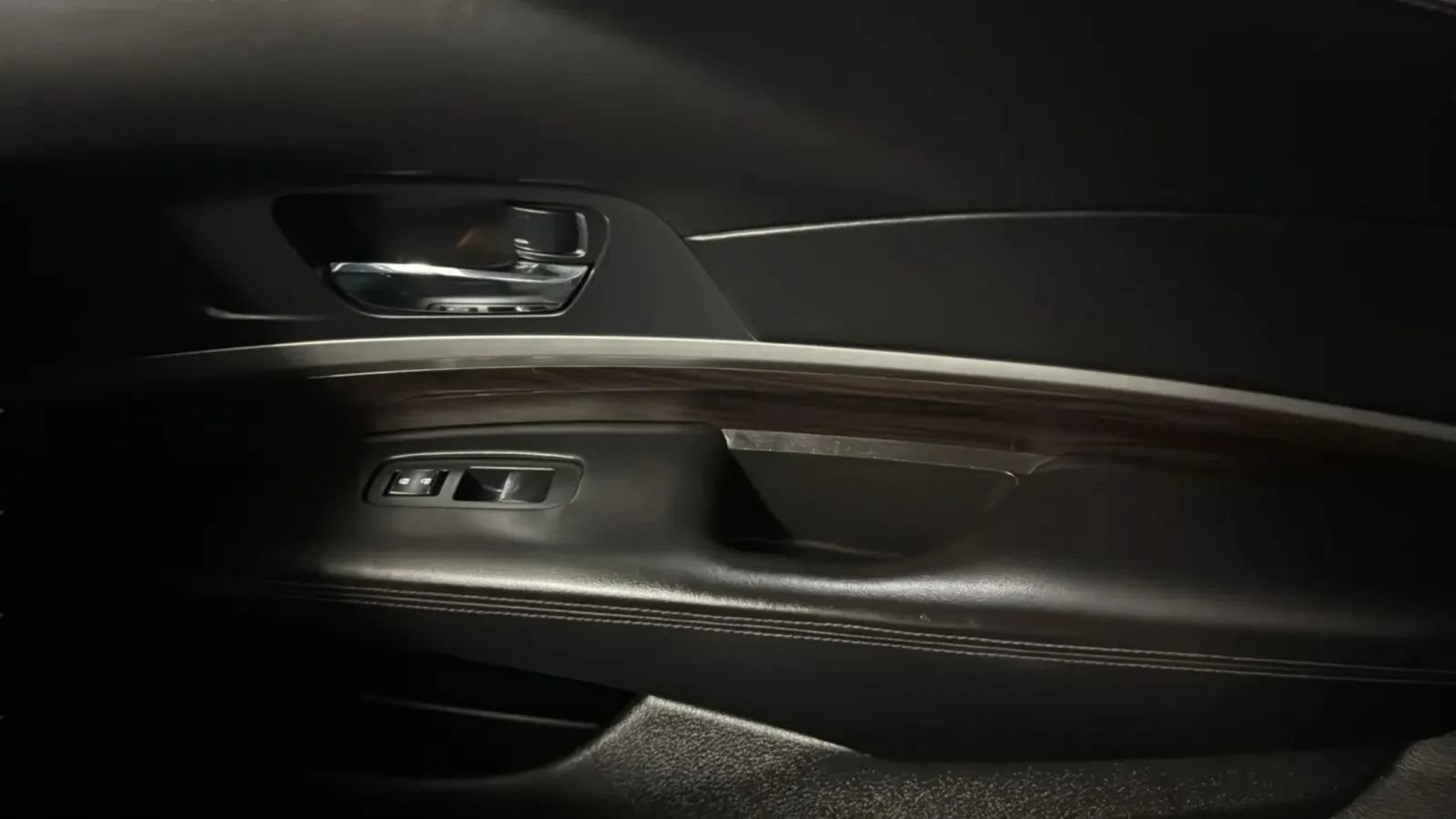 Used 2015 Acura RLX w/ Technology Package FWD image 17