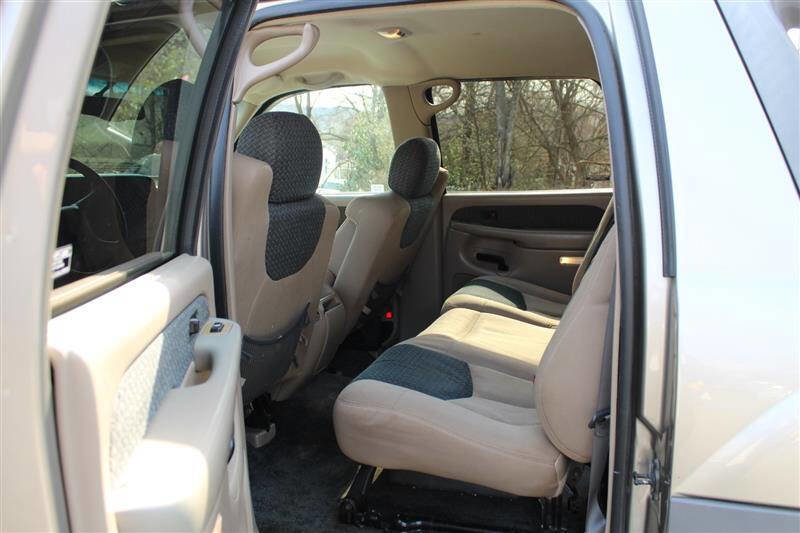 Used 2002 Chevrolet Avalanche 4x4 w/ Off-Road Suspension Pkg image 19