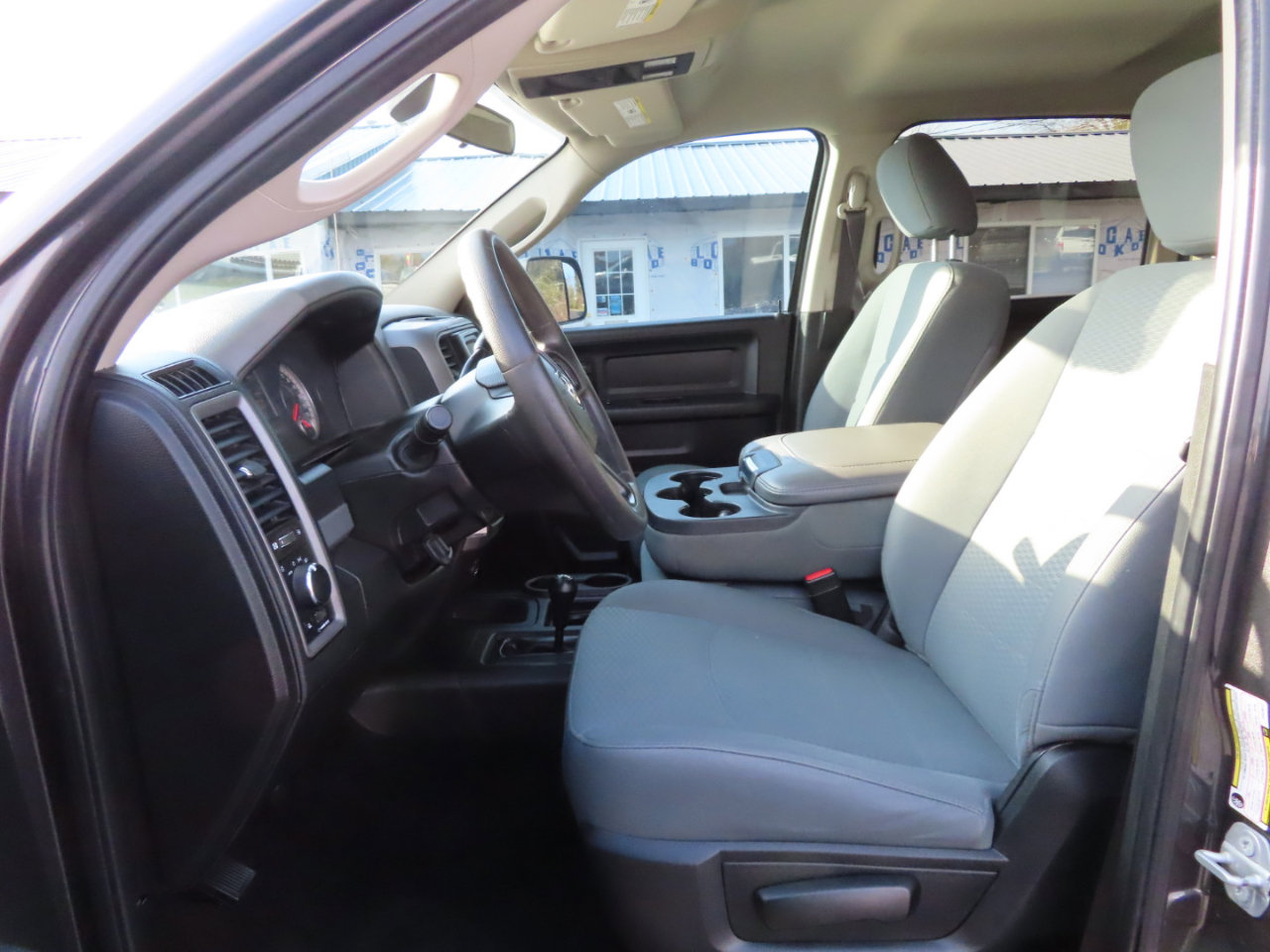 Used 2018 RAM 2500 Tradesman w/ Chrome Appearance Group image 27