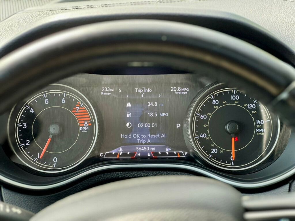 Used 2019 Jeep Cherokee Limited w/ Technology Group image 19