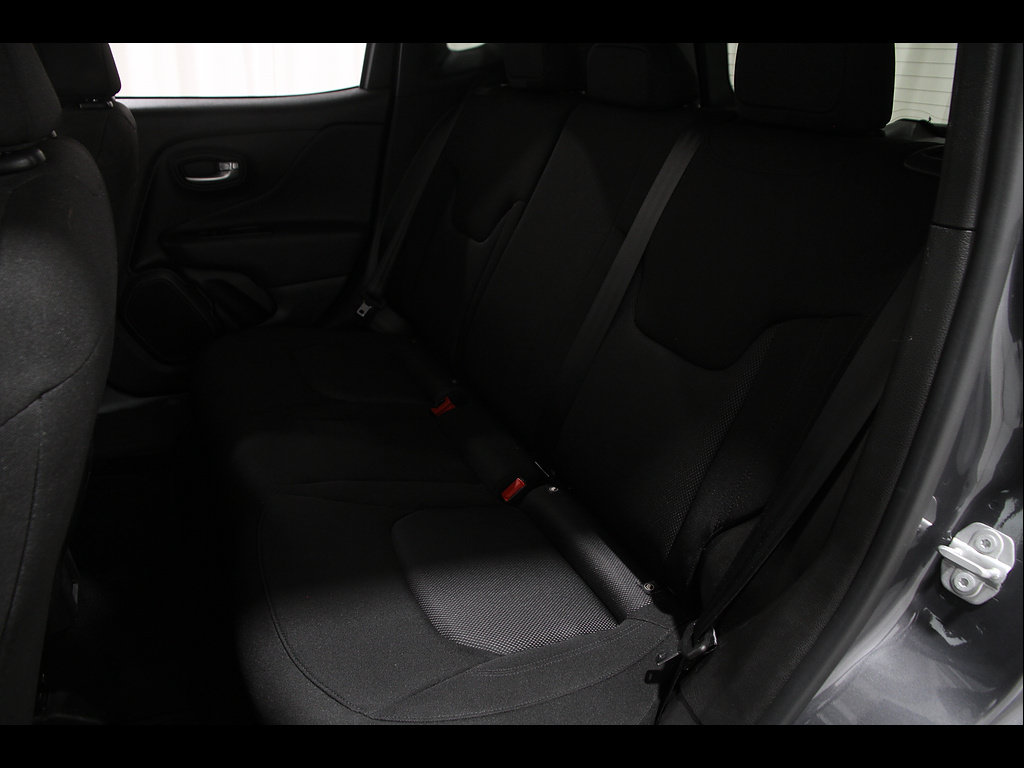 Used 2023 Jeep Renegade Latitude AWD/4WD image 19
