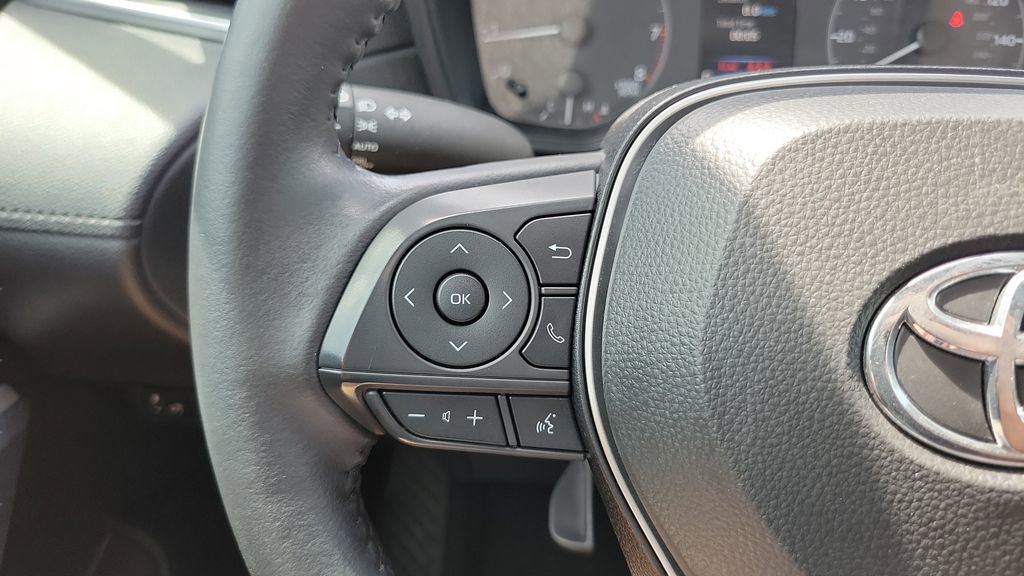 Certified 2024 Toyota Corolla Cross LE FWD image 19