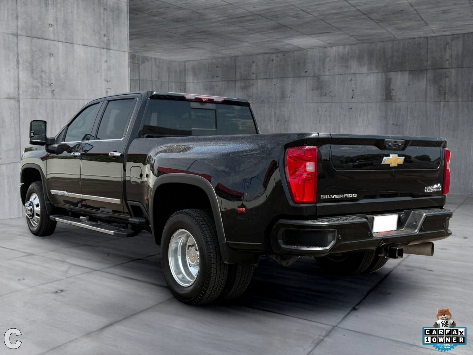 Used 2024 Chevrolet Silverado 3500 High Country w/ High Country Premium Package AWD/4WD image 4
