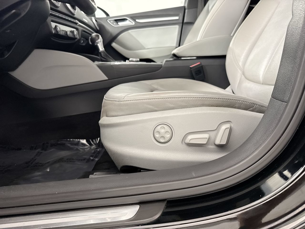 Used 2017 Audi A3 2.0T Premium FWD image 29