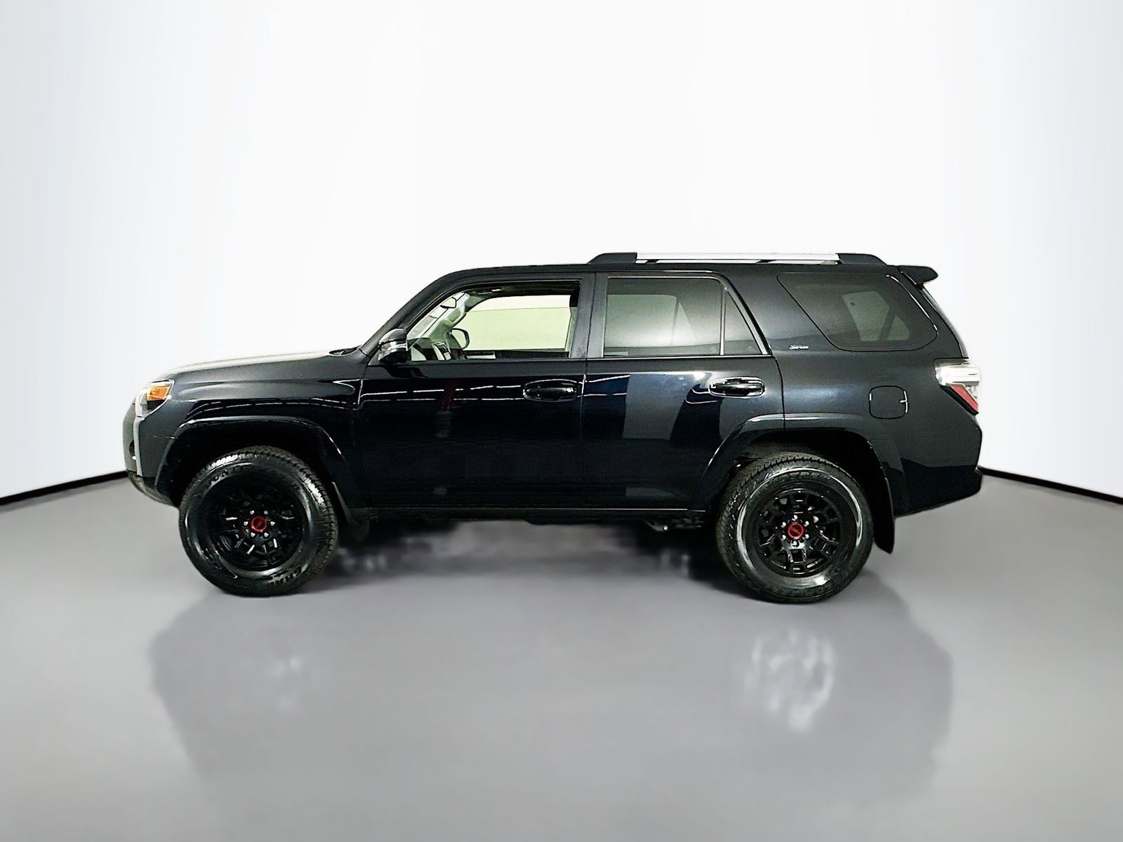 Certified 2023 Toyota 4Runner SR5 Premium w/ Moonroof Package AWD/4WD image 4