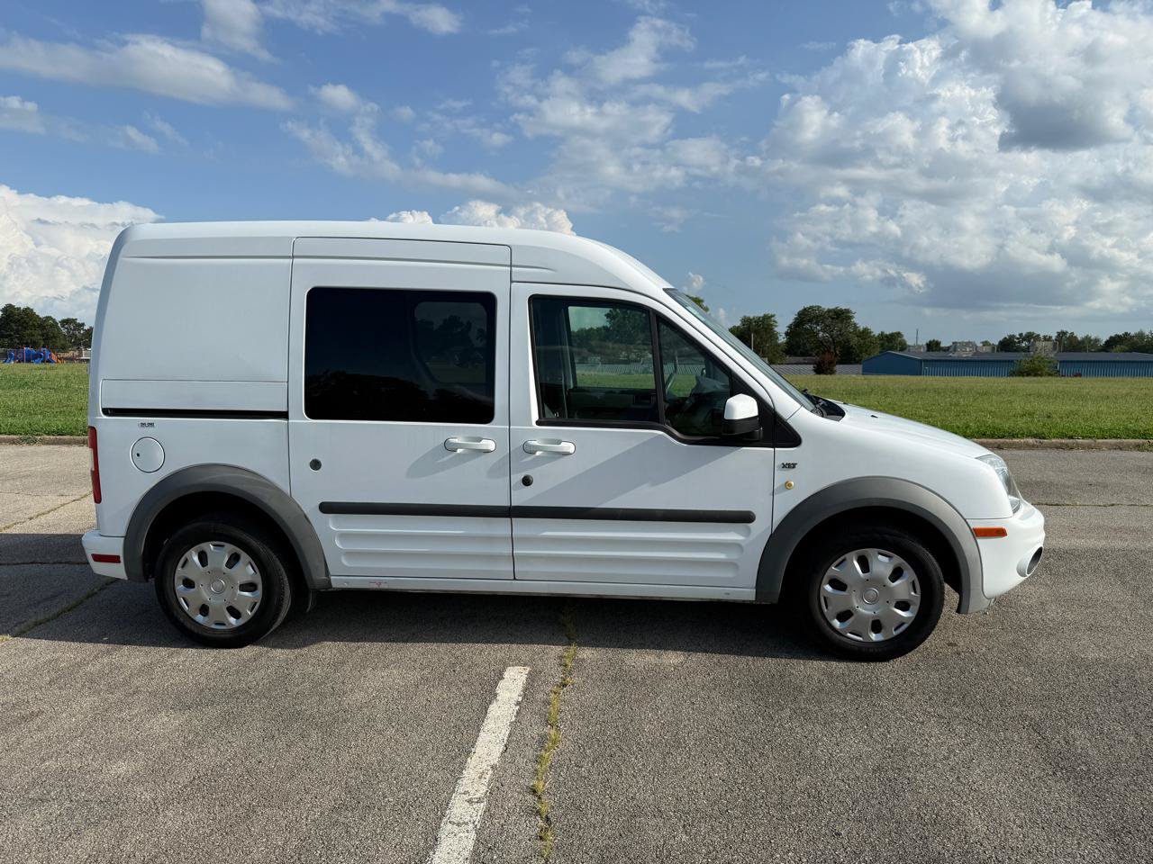 Used 2011 Ford Transit Connect XLT FWD image 3