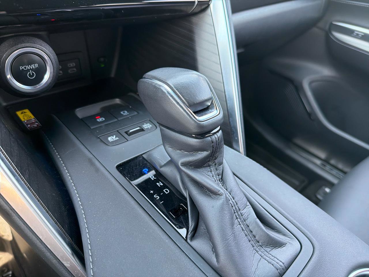 Used 2023 Toyota Venza XLE AWD/4WD image 25
