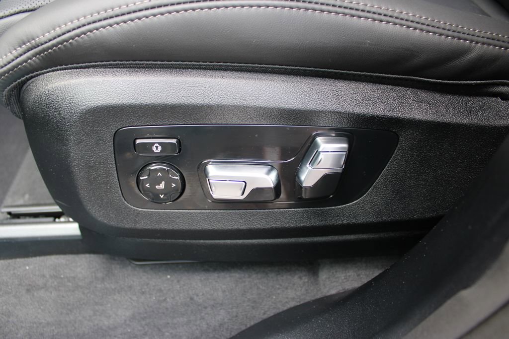 New 2026 BMW X7 xDrive40i w/ Executive Package image 31