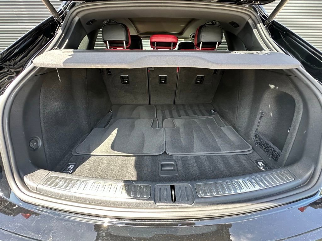 Certified 2023 Porsche Macan AWD/4WD image 40