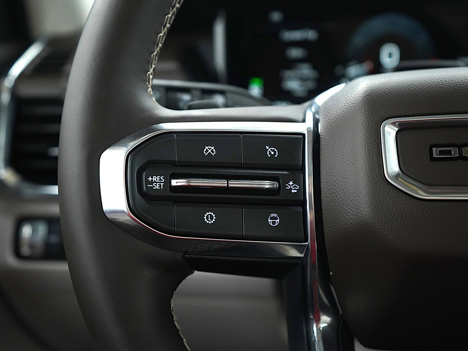 Used 2024 GMC Acadia Denali w/ Super Cruise Package image 29