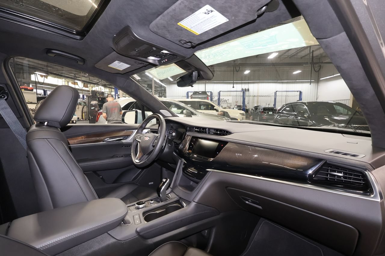 Certified 2025 Cadillac XT6 Sport w/ Platinum Package AWD/4WD image 28