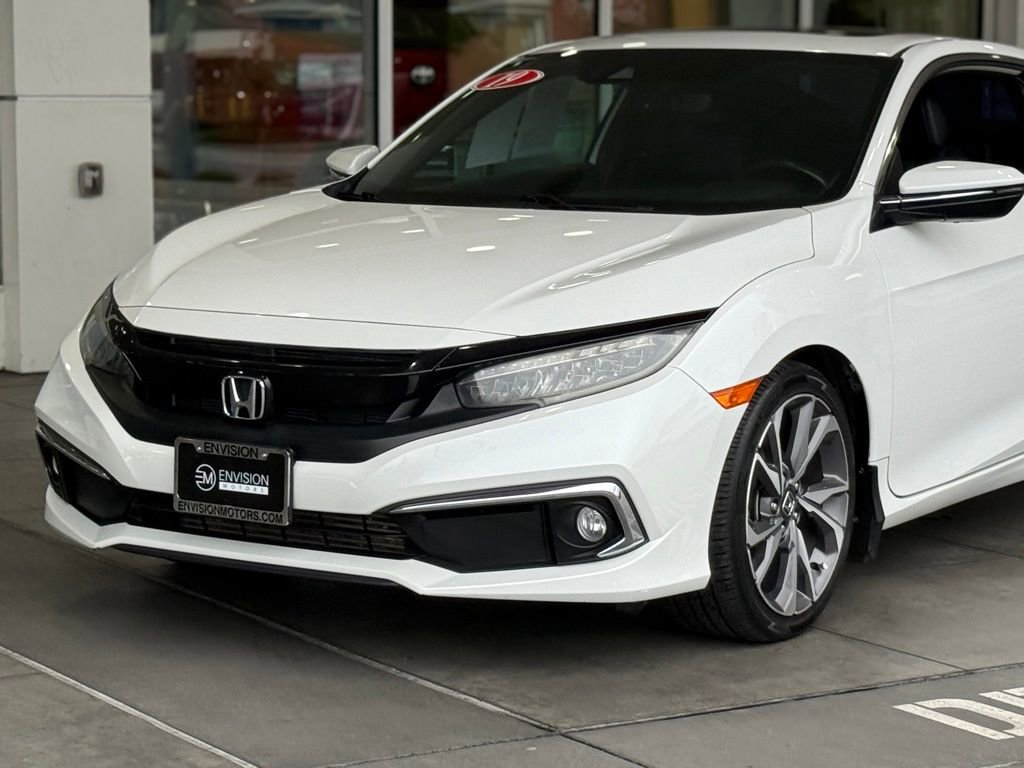 Used 2019 Honda Civic Touring image 3
