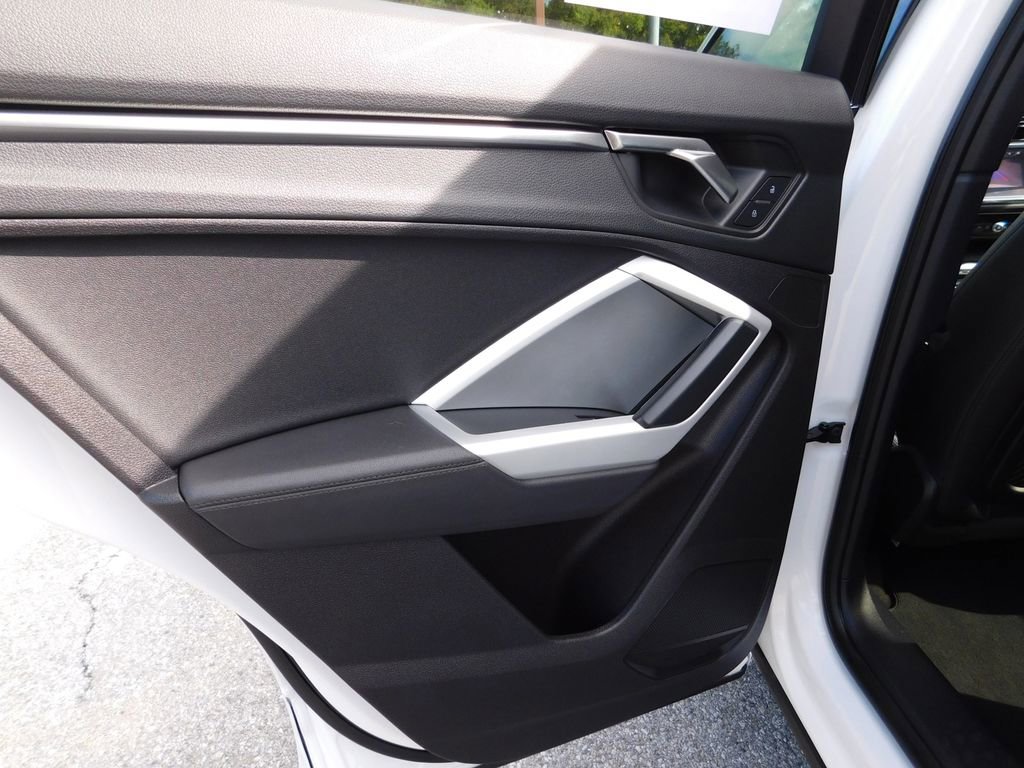 Used 2023 Audi Q3 2.0T Premium image 11