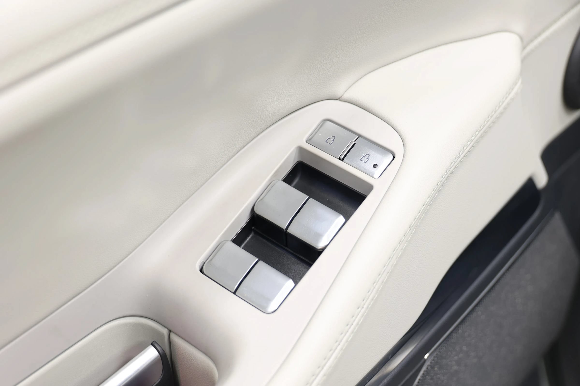 Used 2025 Lincoln Navigator Reserve AWD/4WD image 13
