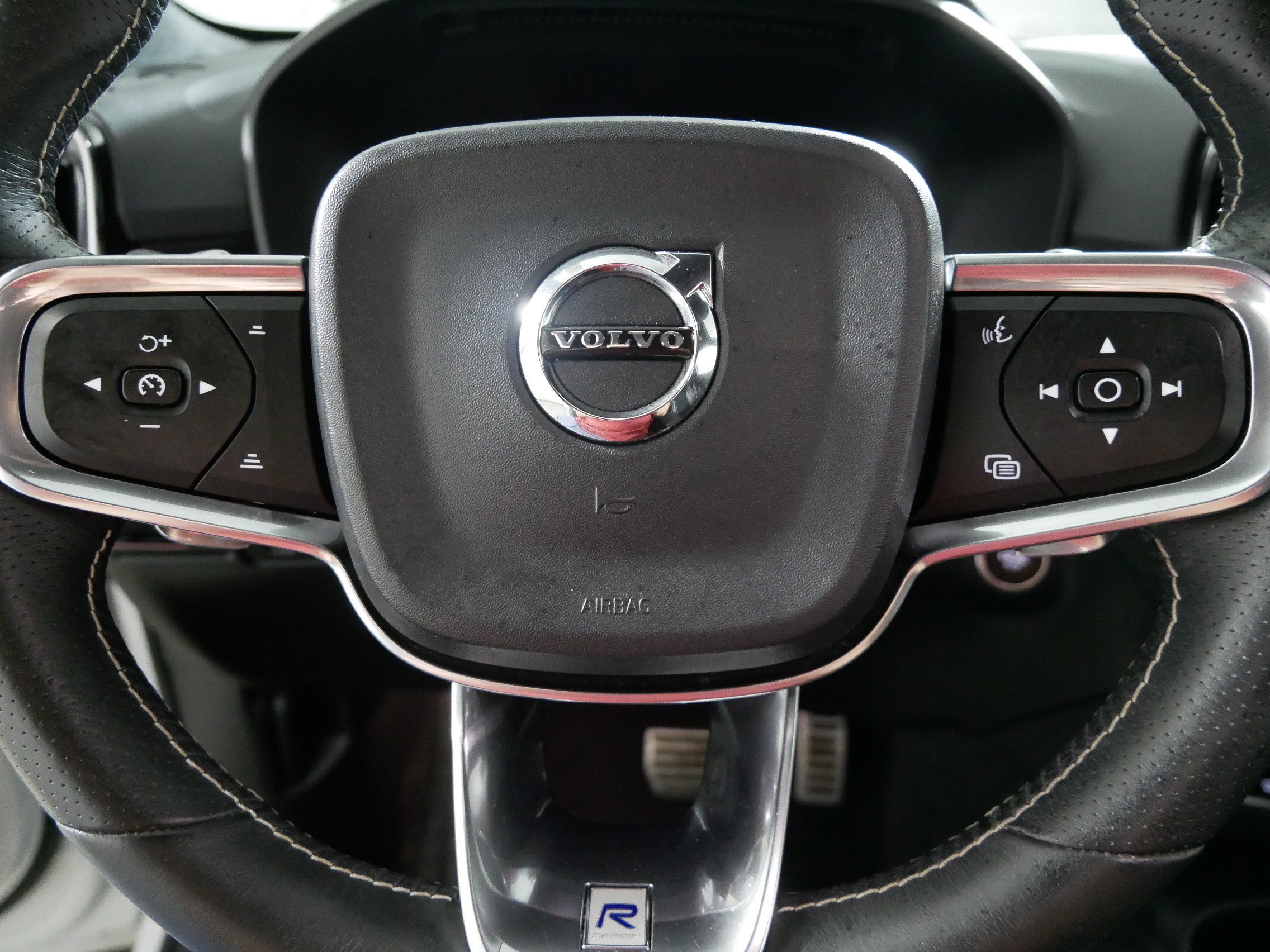 Used 2020 Volvo XC40 T5 R-Design w/ Protection Package Premier AWD/4WD image 25